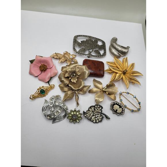 Vintage Brooch Lot of 14 Mixed Floral & Rhinestone Pins, Wear or Resell - Picture 1 of 12